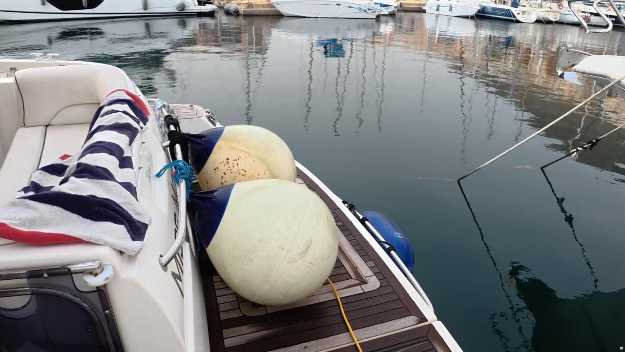Sealine F42/5