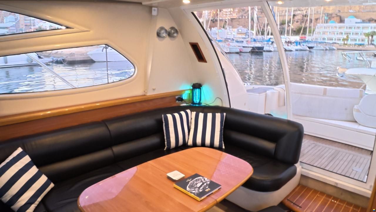 Sealine F42/5
