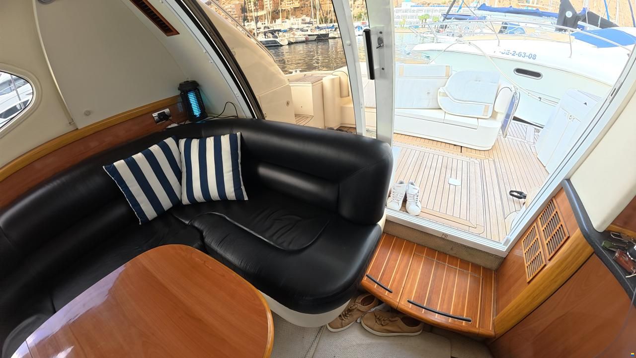 Sealine F42/5