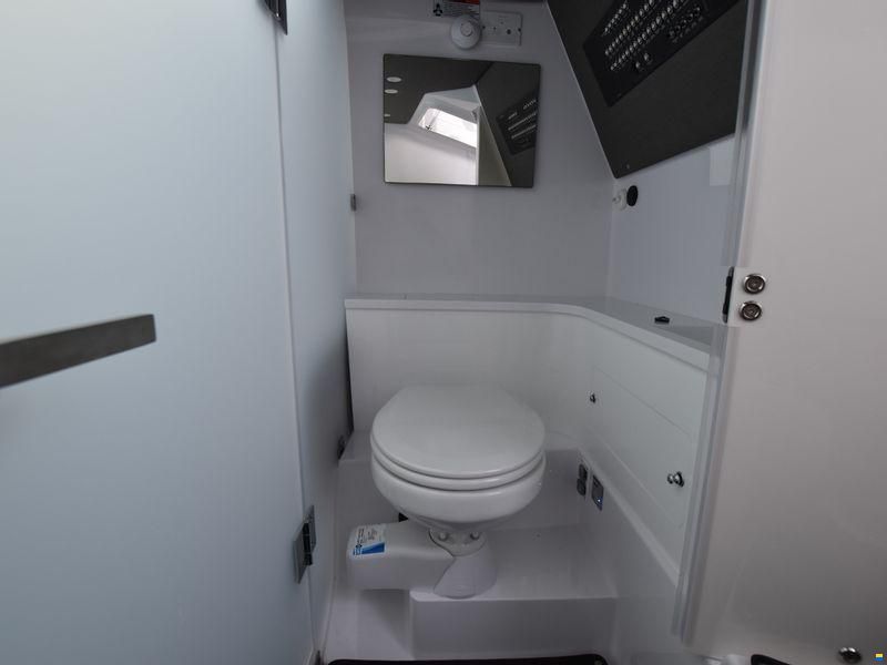 Axopar 37XC Cross Cabin
