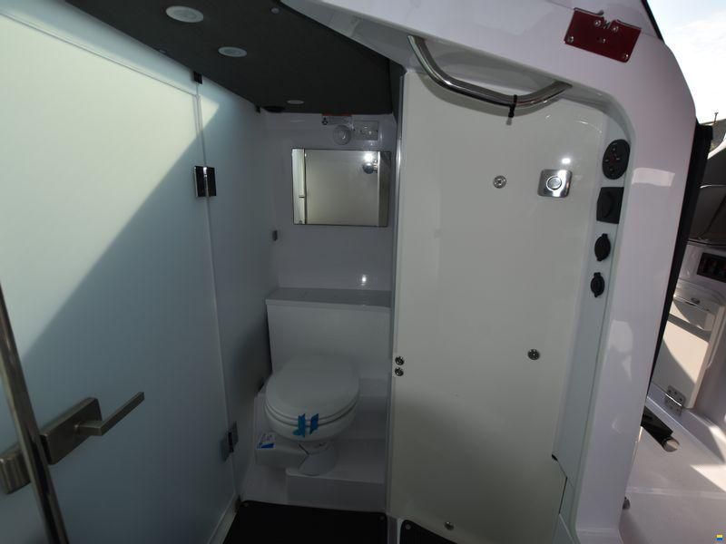 Axopar 37XC Cross Cabin