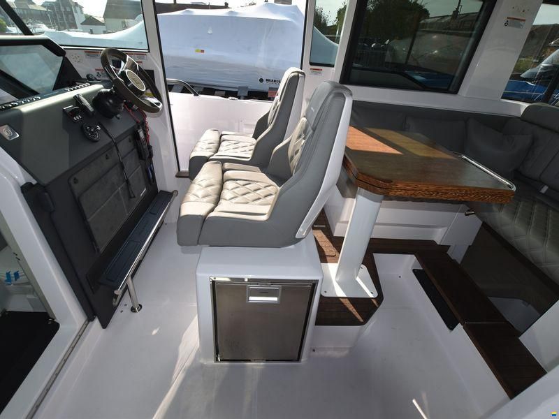 Axopar 37XC Cross Cabin