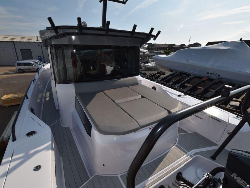 Axopar 37XC Cross Cabin