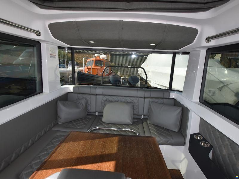 Axopar 37XC Cross Cabin
