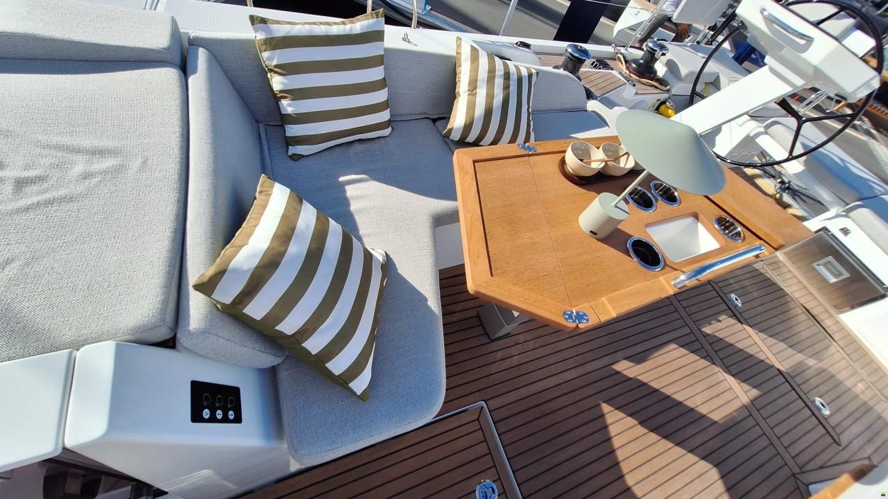 Beneteau OCEANIS 52