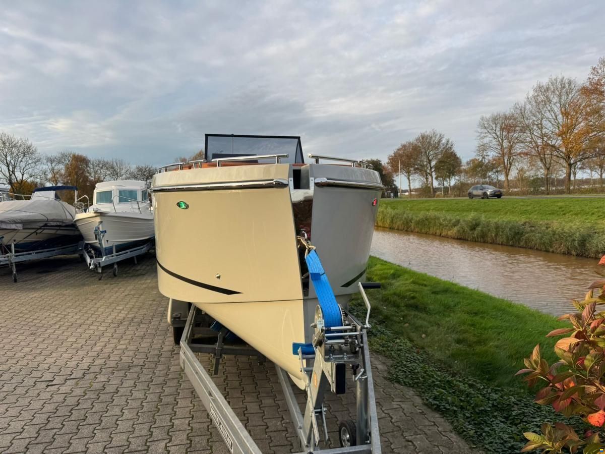 Maxima 700 Sport
