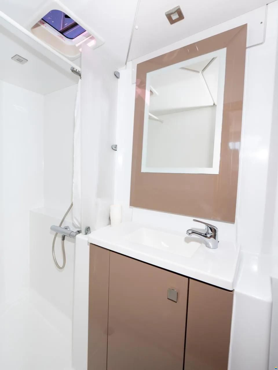 Fountaine Pajot Lucia 40