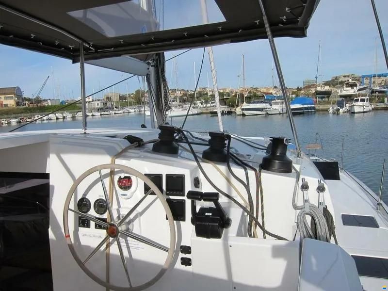 Fountaine Pajot Lucia 40