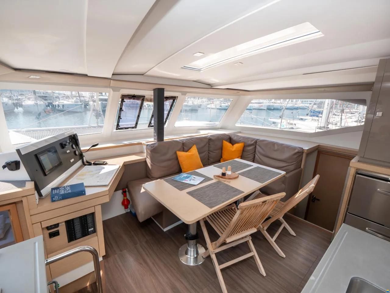 Fountaine Pajot Lucia 40
