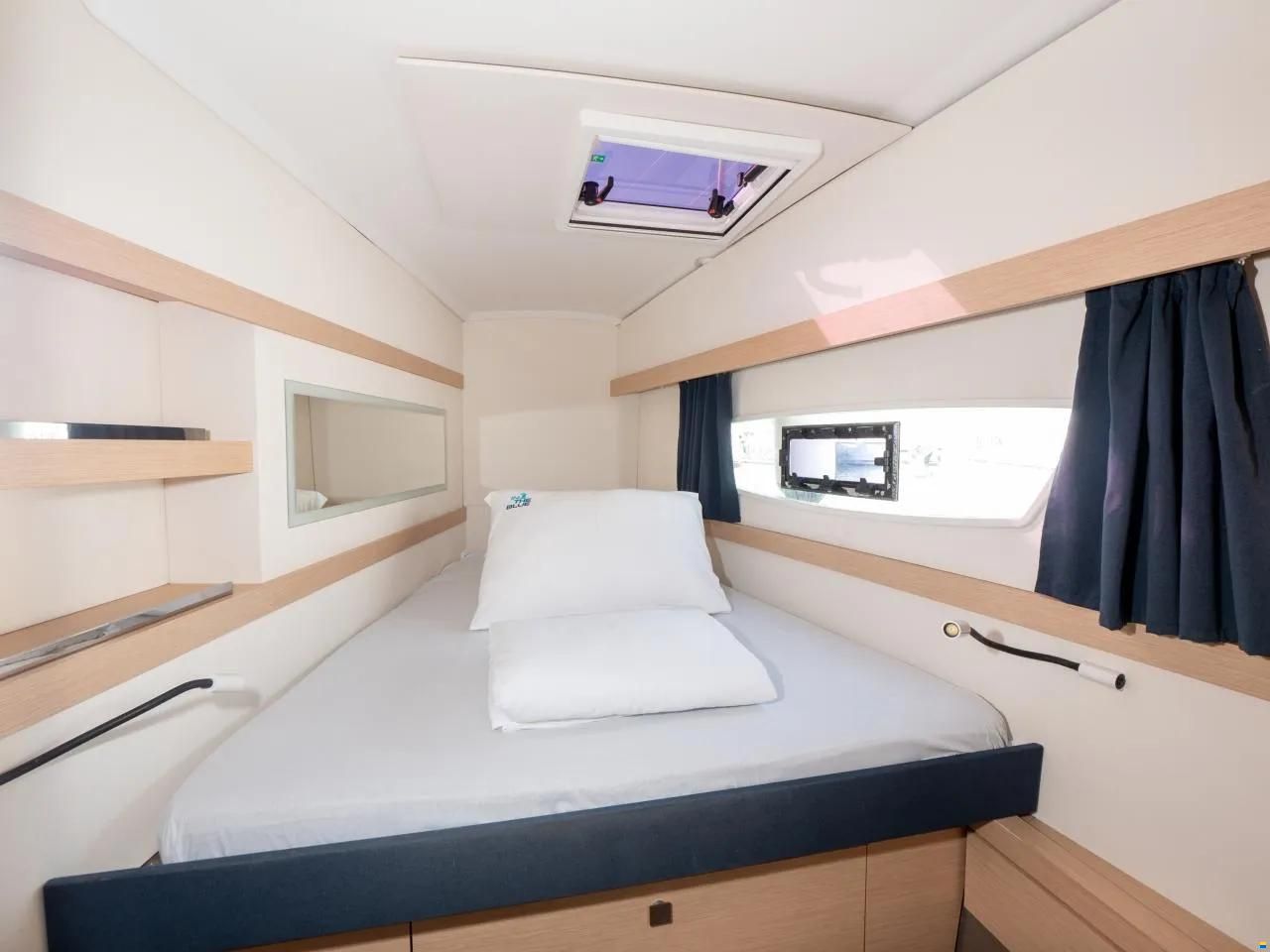 Fountaine Pajot Lucia 40