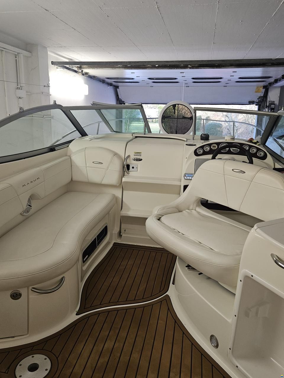 Maxum 2500 SE