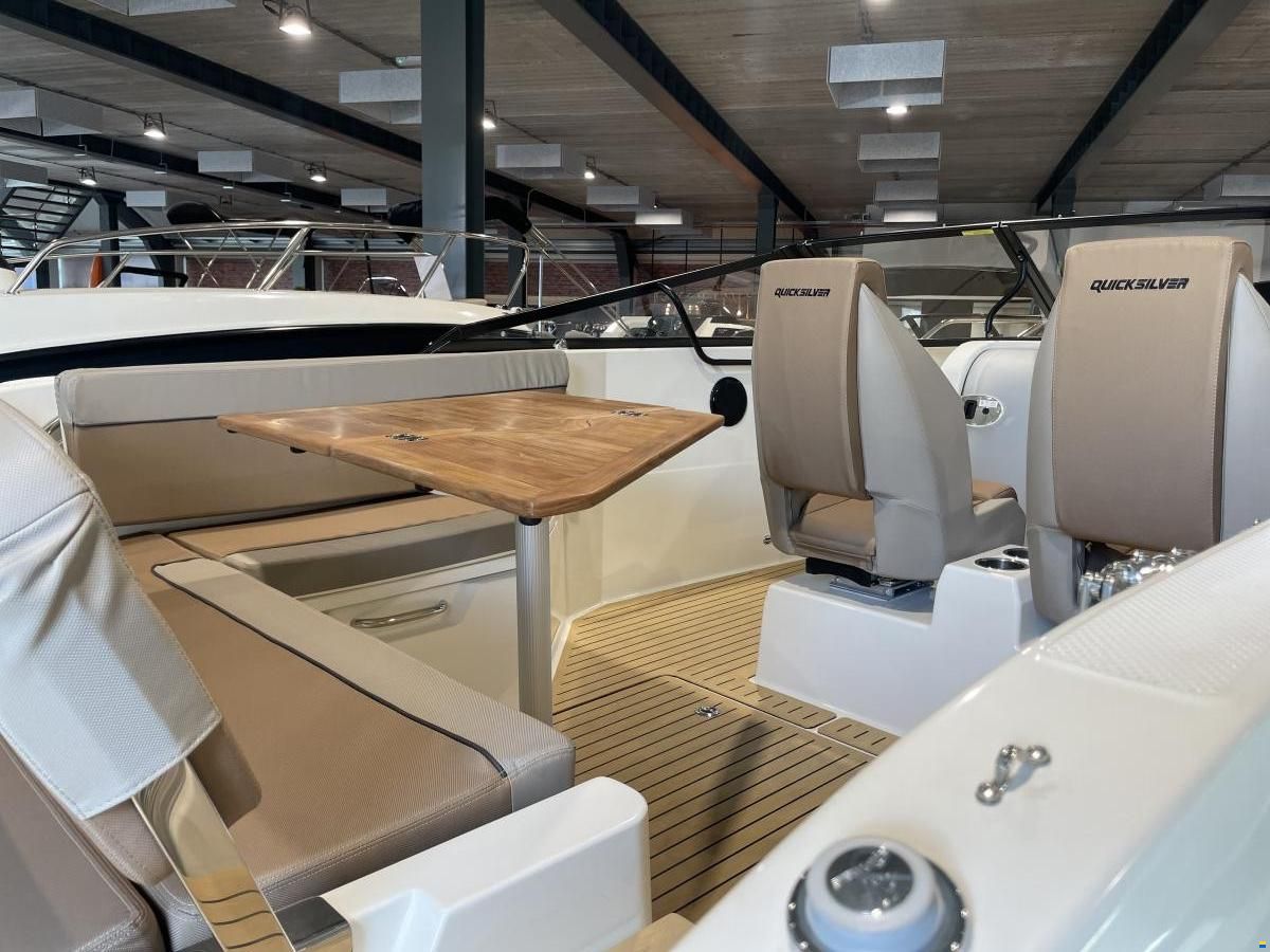 Quicksilver Activ 675 Bowrider
