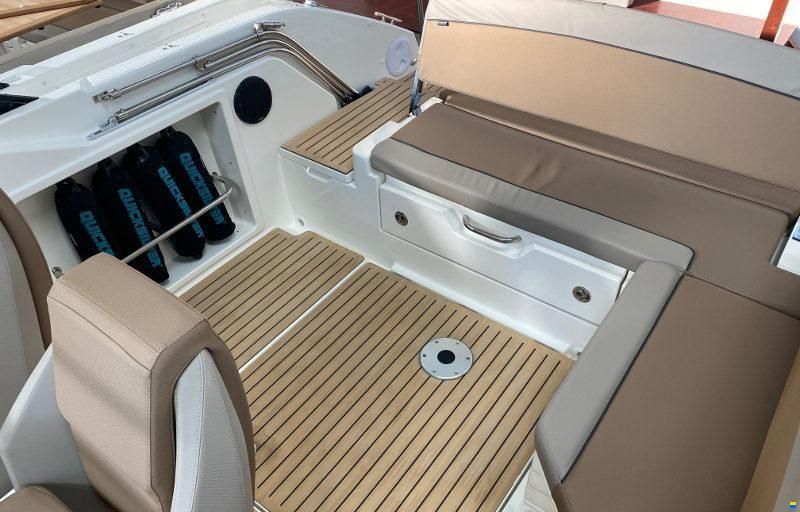 Quicksilver Activ 675 Bowrider
