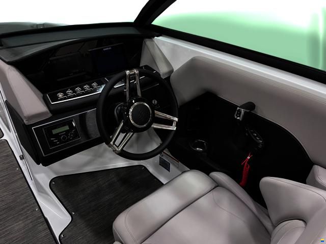 Four Winns H6 FWD Surf Edition