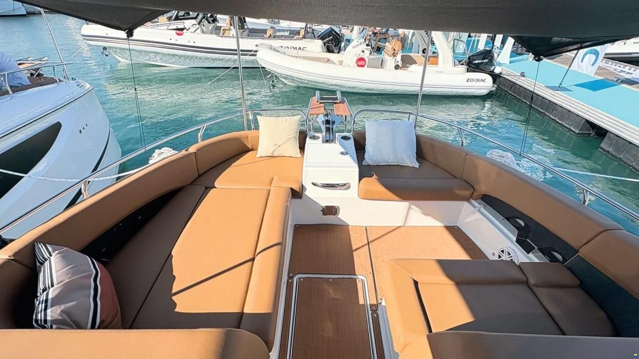 Jeanneau TH 33 Power Katamaran