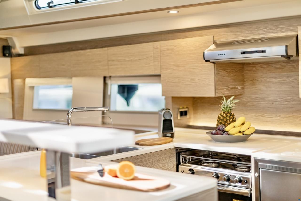 Hanse 588