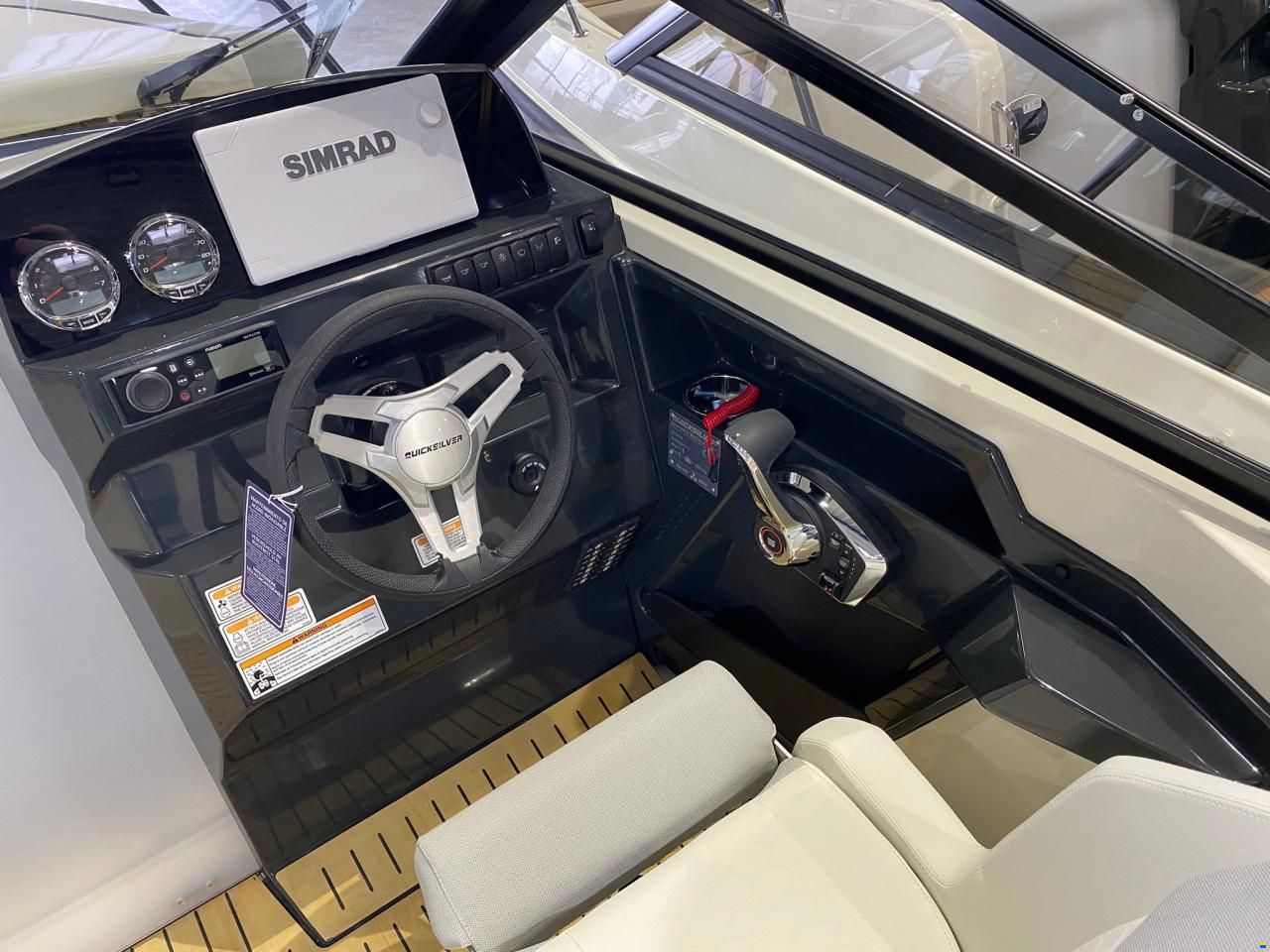 Quicksilver ACTIV 675 CRUISER