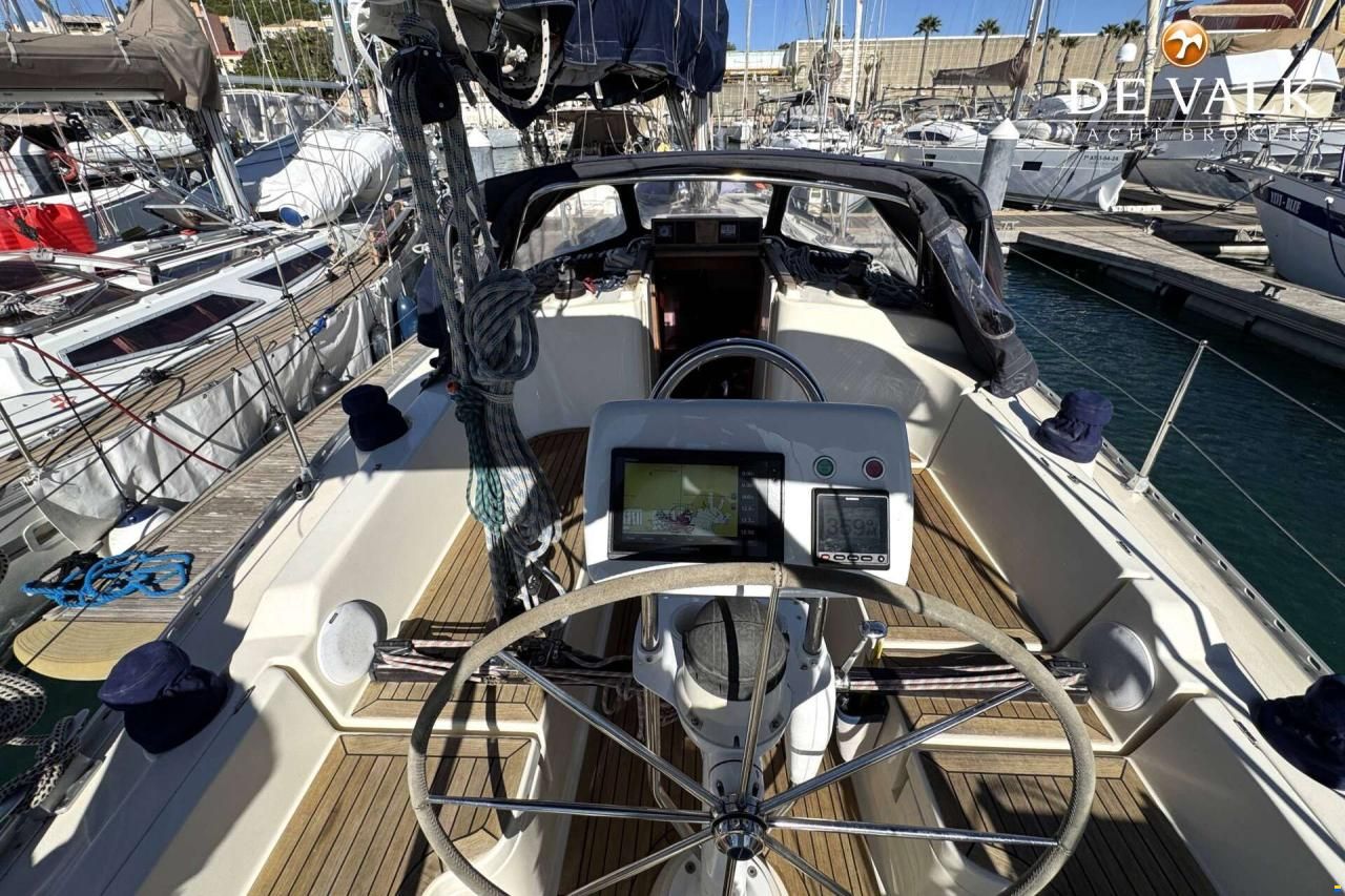 Hanse 371