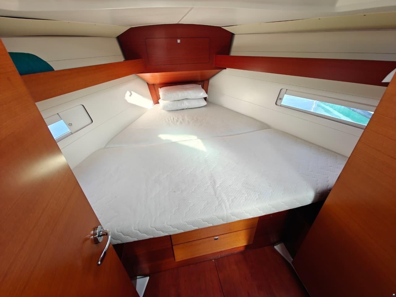 Dufour 382