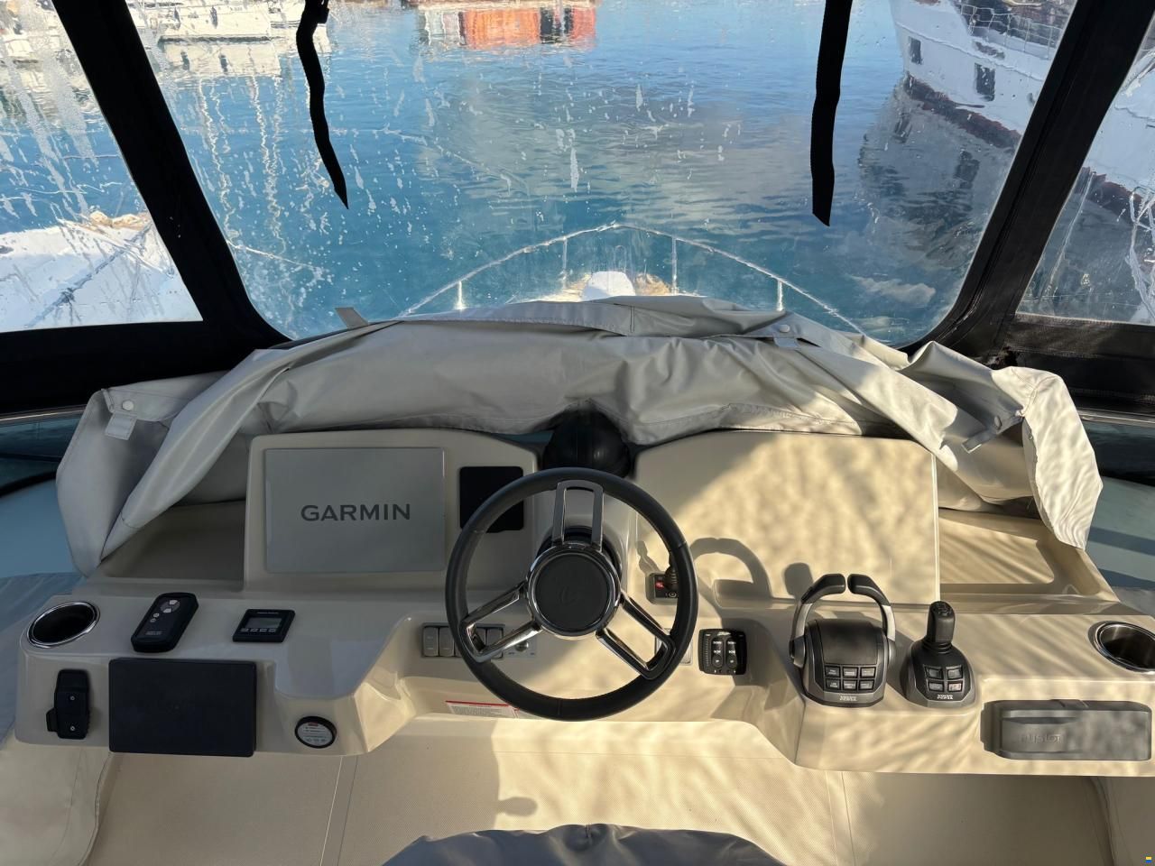 Absolute Navetta 52