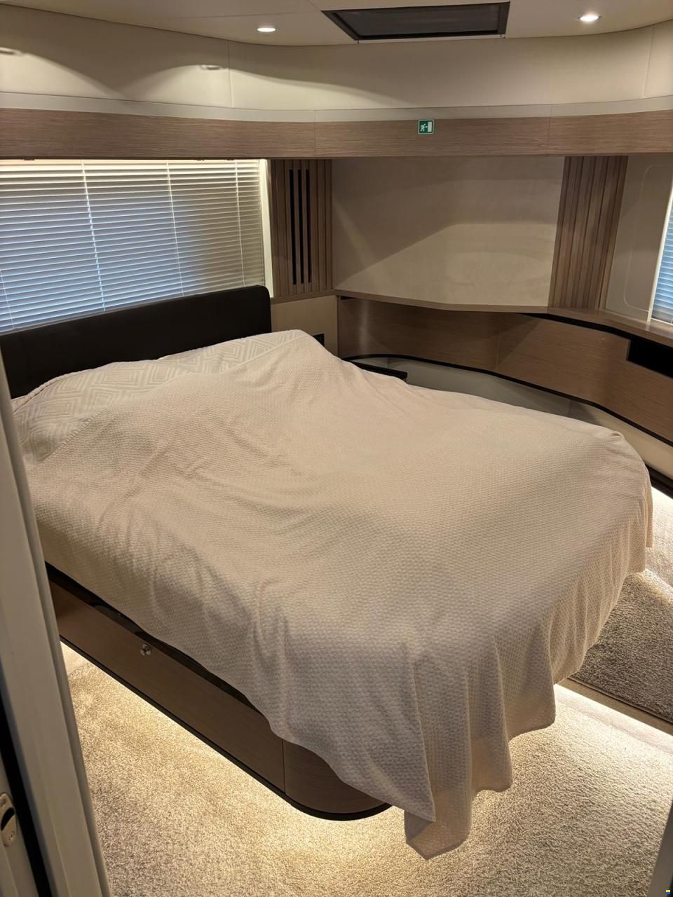 Absolute Navetta 52