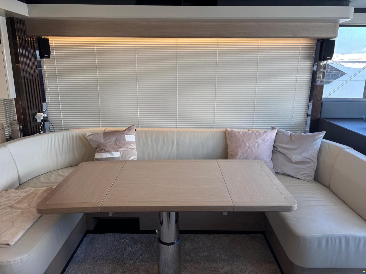Absolute Navetta 52
