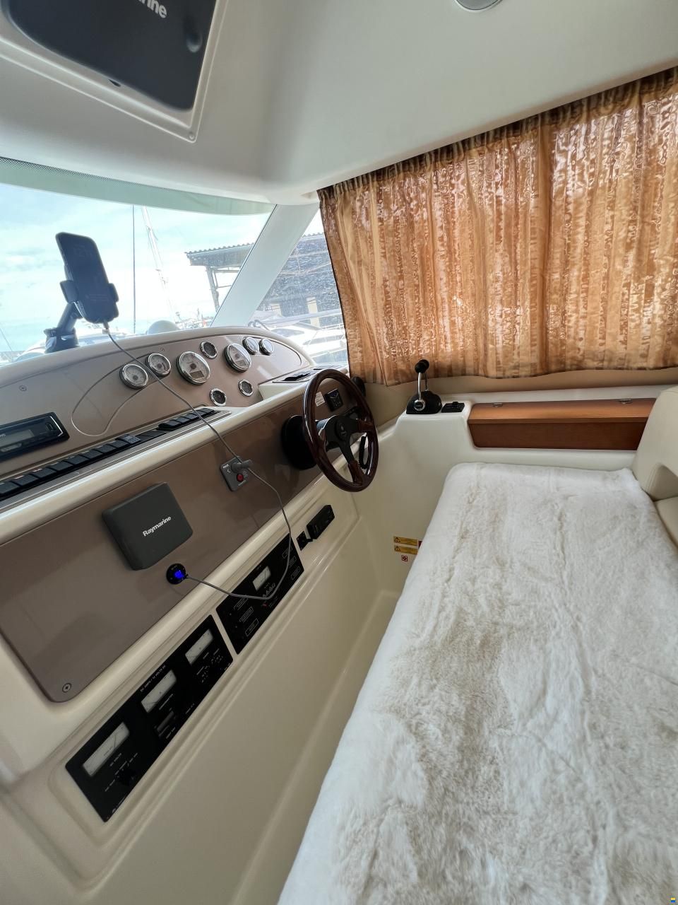 Jeanneau Prestige 36 Fly