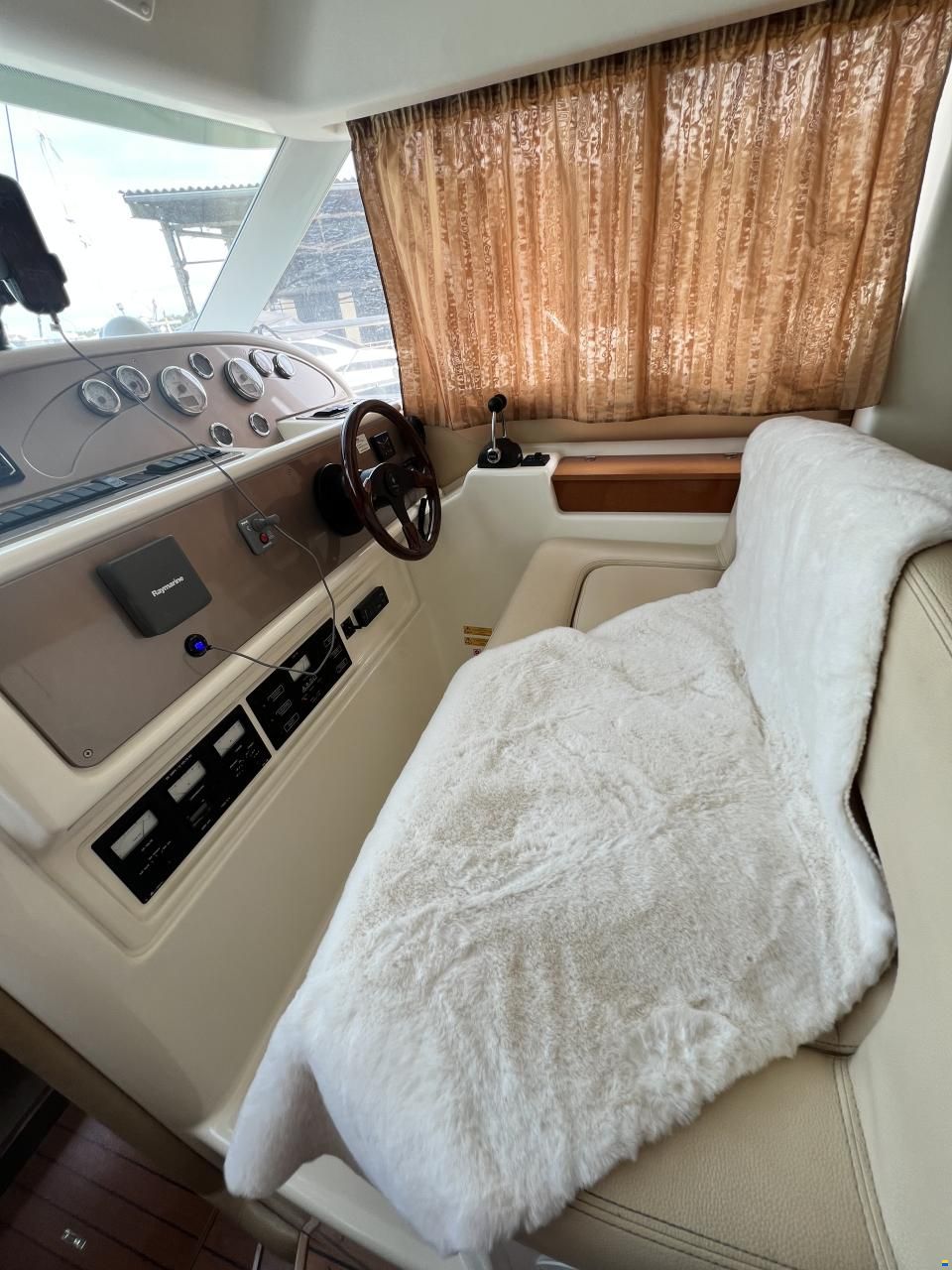 Jeanneau Prestige 36 Fly