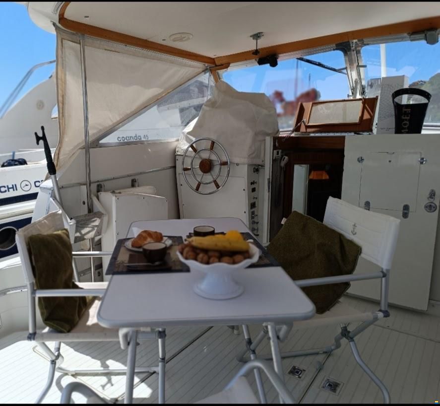 Chris Craft Commander 31