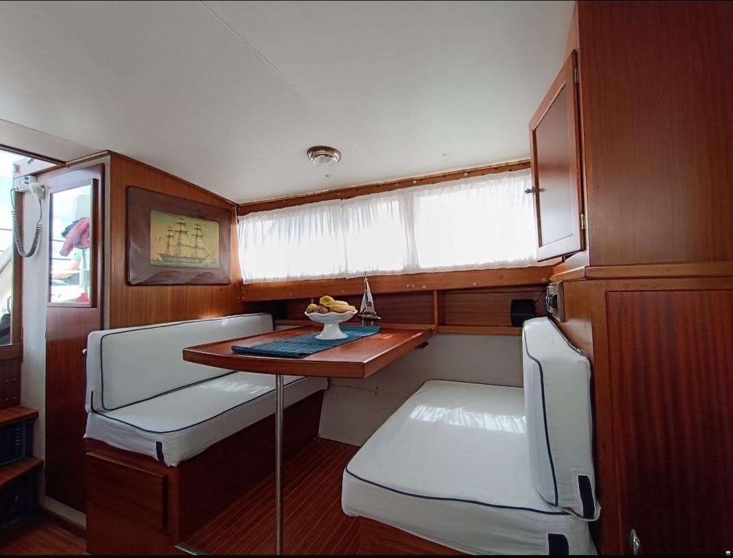 Chris Craft Commander 31
