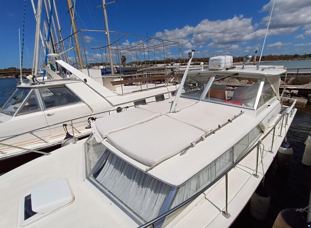 Chris Craft Commander 31