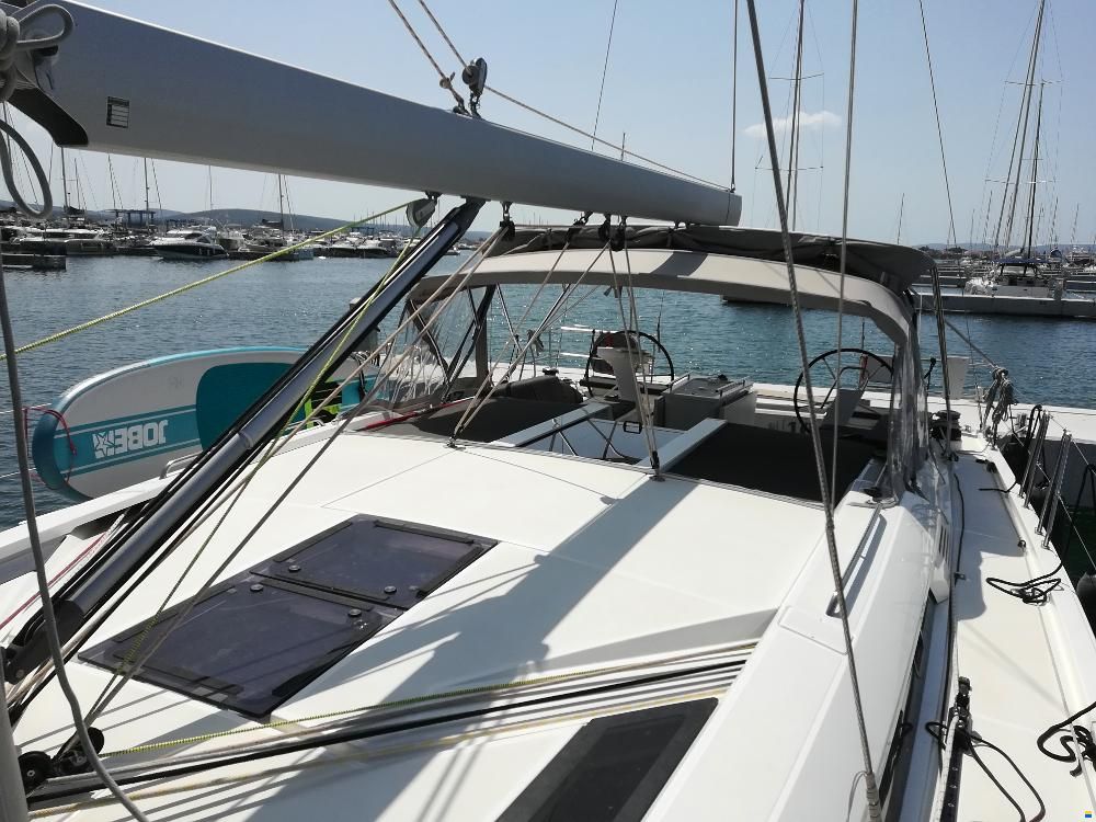Beneteau Oceanis 51.1