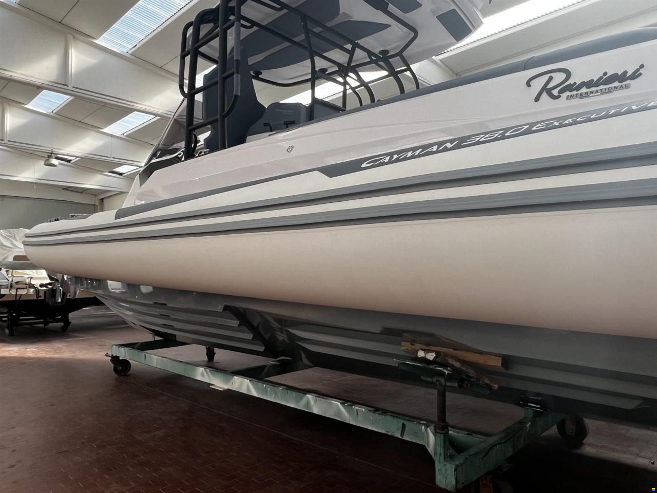 Ranieri Cayman 38 Excutive