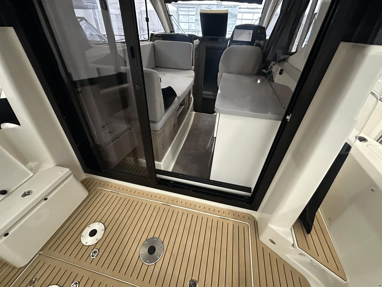 Quicksilver CAPTUR 905 PILOTHOUSE