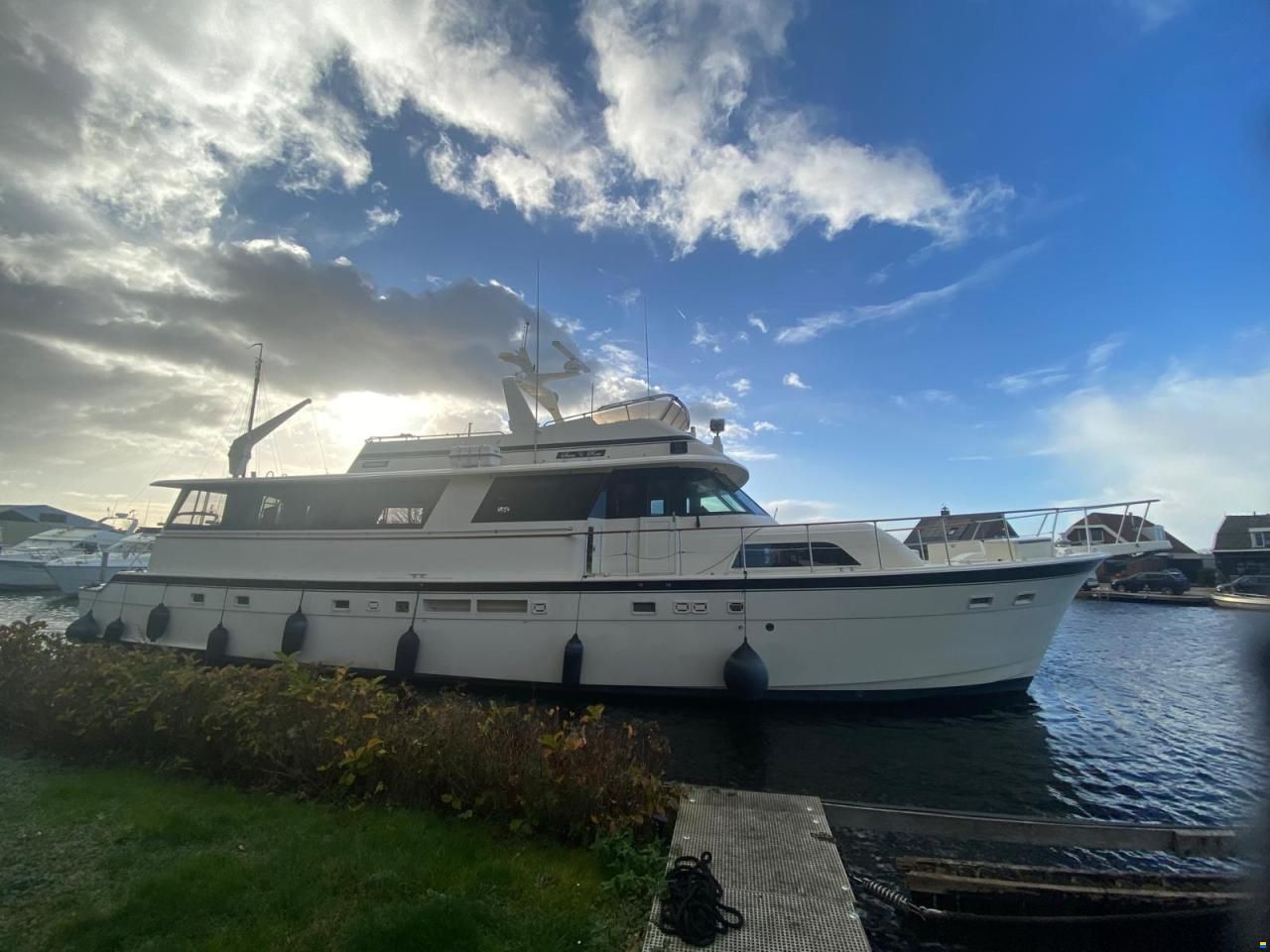 Hatteras 70 Fly ( Varend Woonschip )