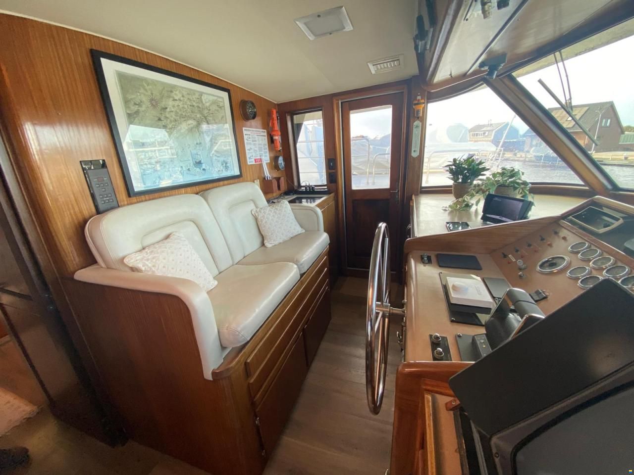 Hatteras 70 Fly ( Varend Woonschip )