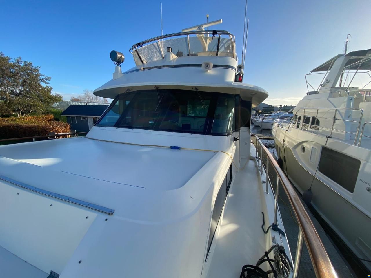 Hatteras 70 Fly ( Varend Woonschip )