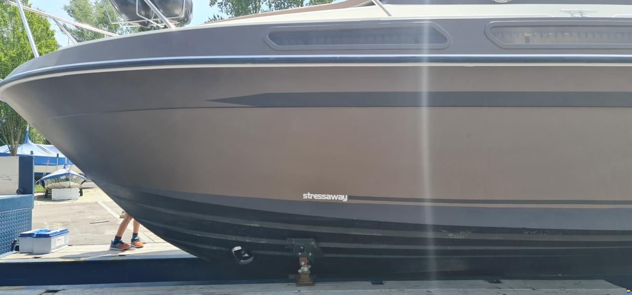 Fairline Carrera 24