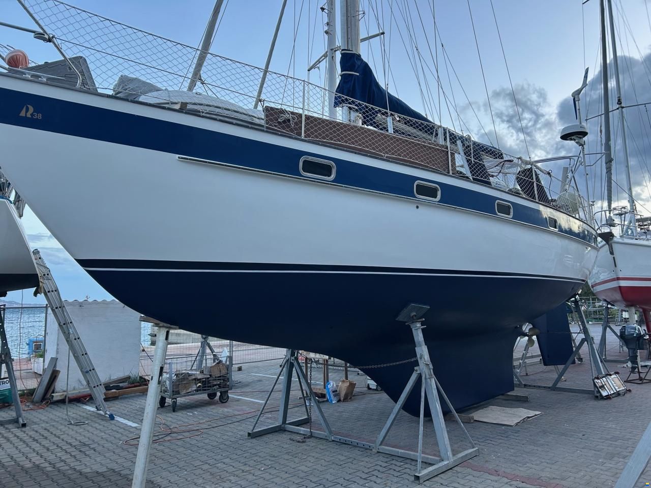 Hallberg-Rassy 38