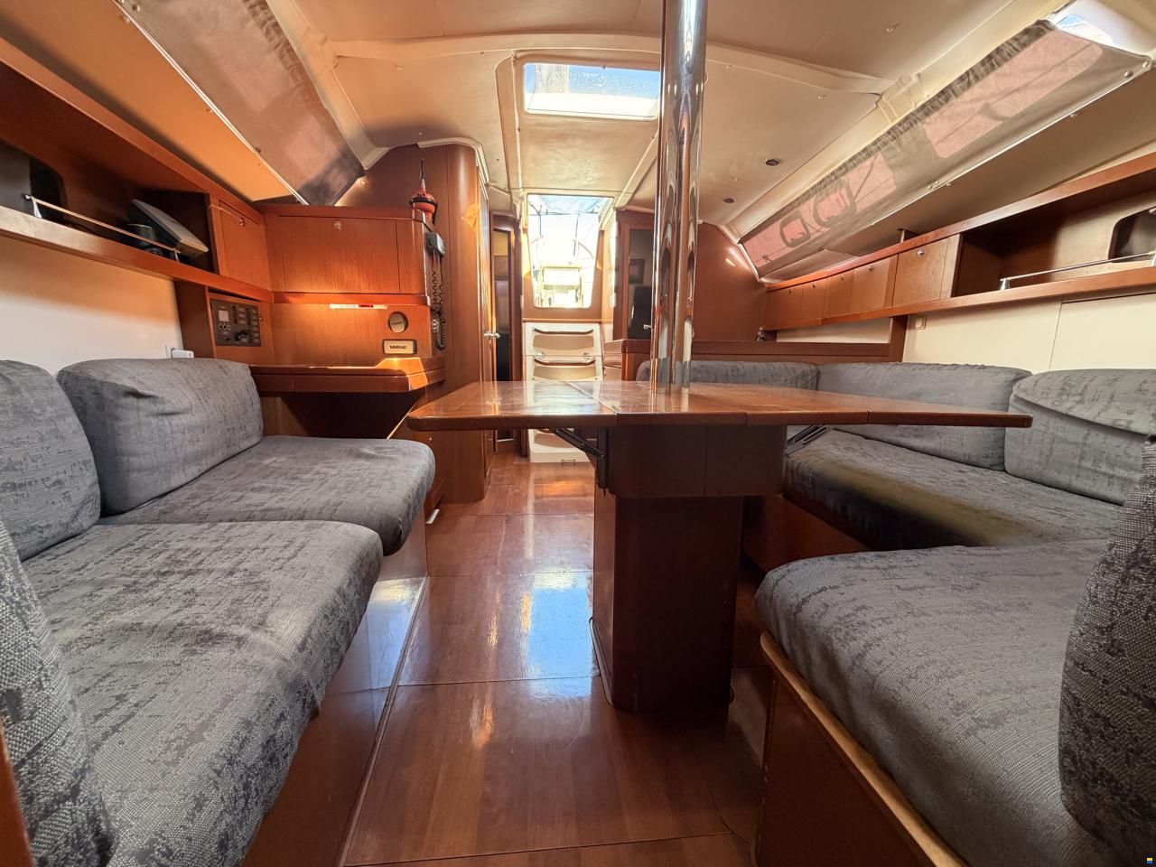 Beneteau Oceanis 37