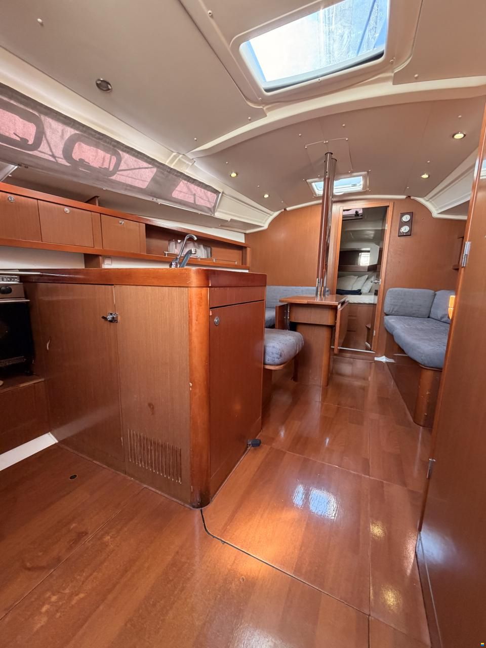 Beneteau Oceanis 37
