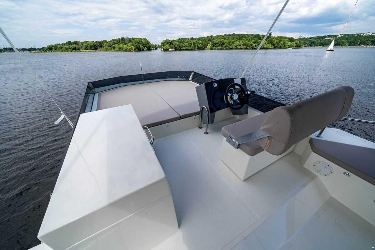 Cobra Maestro 42 Fly