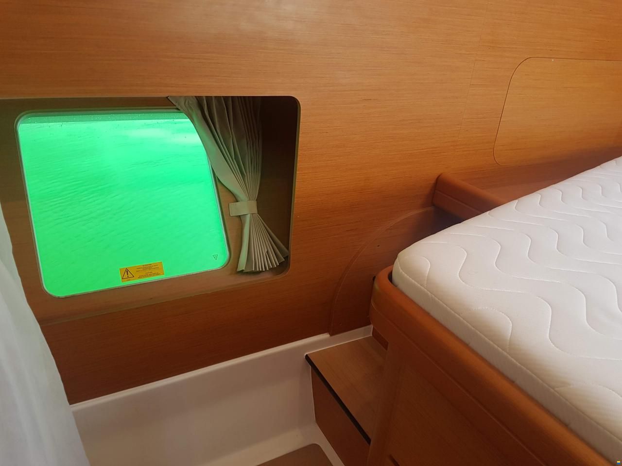 Lagoon 421