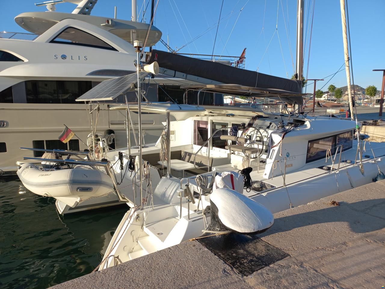 Lagoon 421