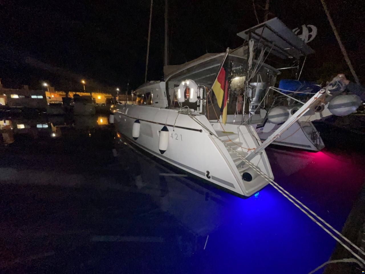 Lagoon 421