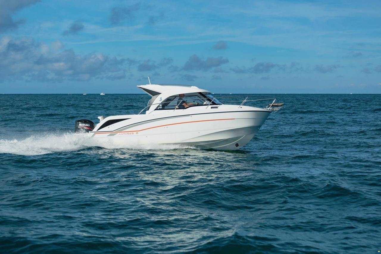 Beneteau Antares 8
