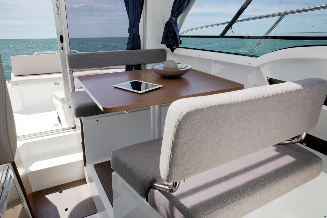 Beneteau Antares 8