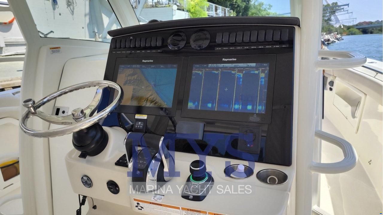 Boston Whaler 380 Outrage