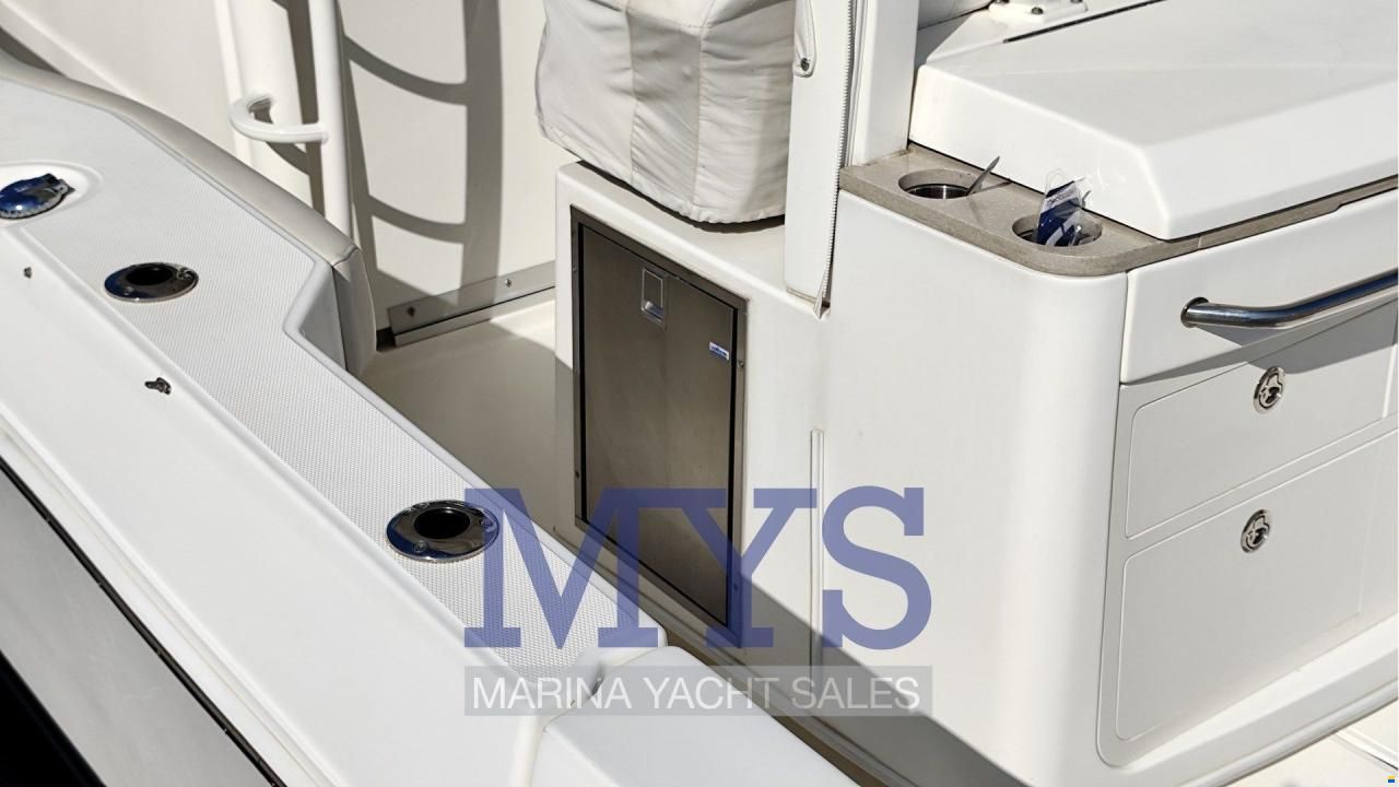 Boston Whaler 380 Outrage