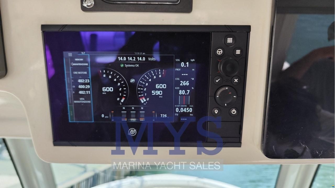 Boston Whaler 380 Outrage